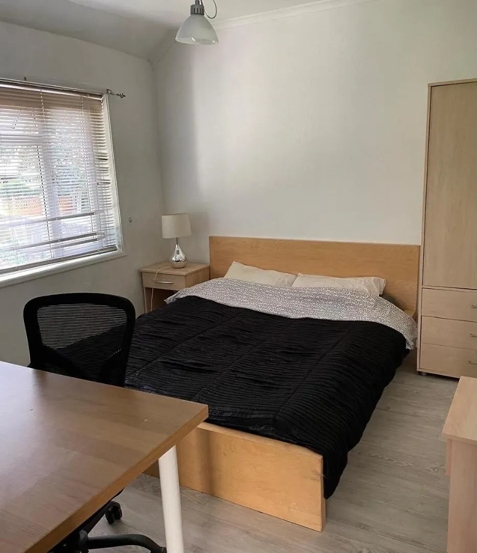 Comfy Garden View Bedroom Chislehurst